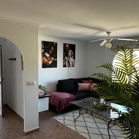 Studio44 A Luxury In Costa, Max 8 Guests, Great Pool, 700 M2 Villa *